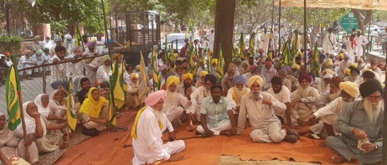 ਡੀਸੀ ਨਾਲ ਹੋਈ ਮੀਟਿੰਗ ਦੇ ਫੈਸਲਿਆਂ ਨੂੰ ਲਾਗੂ ਨਾ ਕਰਨ ‘ਤੇ ਭੜਕੇ ਕਿਸਾਨ, ਕਰਨਗੇ ਅਗਲੇ ਐਕਸ਼ਨ ਦਾ ਐਲਾਨ