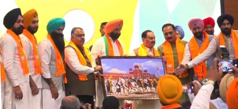 ਦਿੱਲੀ ਸਿੱਖ ਕਮੇਟੀ ਦੇ ਅੱਧੀ ਦਰਜ਼ਨ ਤੋਂ ਵੱਧ ਮੈਂਬਰ ਹੋਏ ਭਾਜਪਾ ਵਿਚ ਸ਼ਾਮਲ
