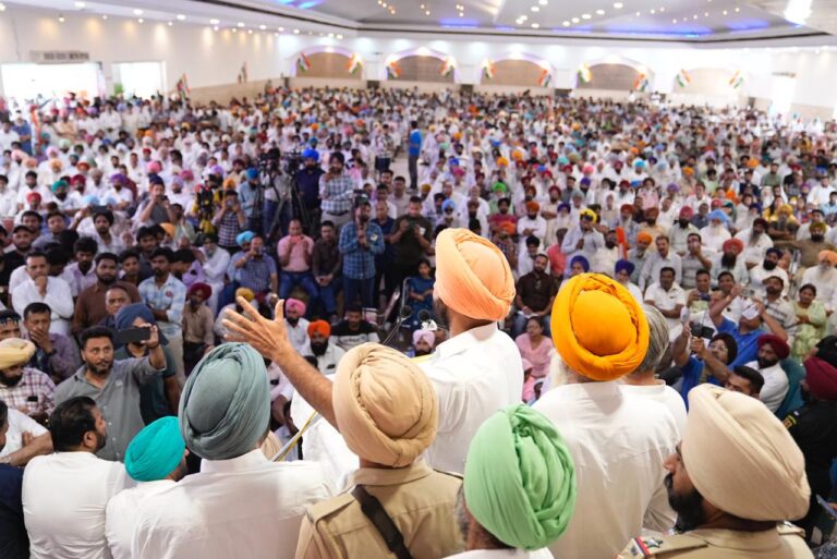 ਸੰਗਰੂਰ ਤੋਂ ਬਾਅਦ ਪਟਿਆਲਵੀਆਂ ਨੂੰ ਵੀ ਮਨਾਉਣ ਵਿੱਚ ਸਫ਼ਲ ਹੋਇਆ ਰਾਜਾ ਵੜਿੰਗ
