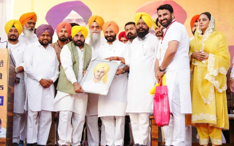 ਭਗਵੰਤ ਮਾਨ ਨੇ ਬਾਘਾ ਪੁਰਾਣਾ ਵਿੱਚ ‘ਆਪ’ ਉਮੀਦਵਾਰ ਕਰਮਜੀਤ ਅਨਮੋਲ ਦੇ ਹੱਕ ‘ਚ ਕੀਤਾ ਚੋਣ ਪ੍ਰਚਾਰ