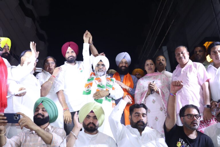ਅਕਾਲੀ ਦਲ ਛੱਡ ਕਾਂਗਰਸ ‘ਚ ਸਾਮਲ ਹੋਇਆ ਸਾਬਕਾ ਸਿਹਤ ਅਧਿਕਾਰੀ