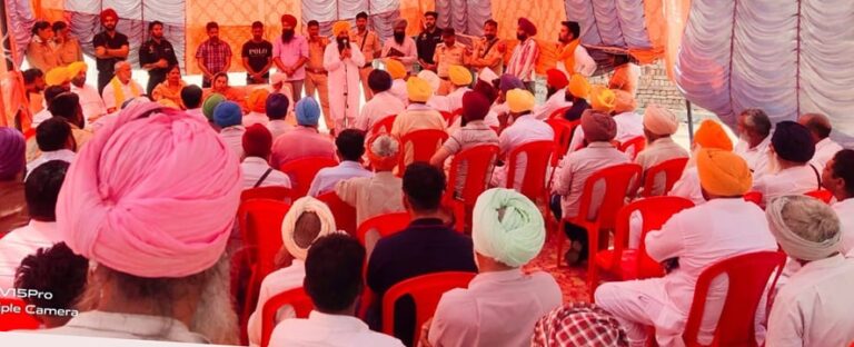 ਹਰਸਿਮਰਤ ਕੌਰ ਬਾਦਲ ਜਵਾਬ ਦੇਣ, ਤਖਤ ਸਾਹਿਬ ਨੂੰ ਹਾਲੇ ਤੱਕ ਰੇਲ ਲਿੰਕ ਨਾਲ ਕਿਉਂ ਨਹੀਂ ਜੋੜਿਆ: ਖੁੱਡੀਆ