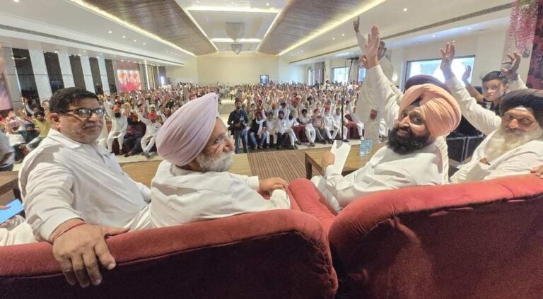 ਕਾਦੀਆਂ ‘ਚ ਕਾਂਗਰਸ ਨੂੰ ਮਿਲਿਆ ਵੱਡਾ ਹੁੰਗਾਰਾ, ਰੰਧਾਵਾ ਤੇ ਬਾਜਵਾ ਨੇ ਵੋਟਰਾਂ ਨੂੰ ਕੀਤੀ ਅਪੀਲ
