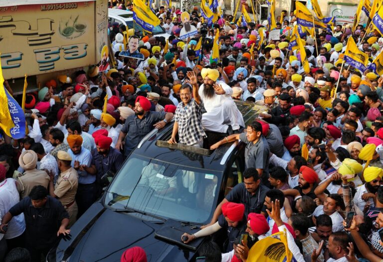 ਬਠਿੰਡਾ ਵਿਚ ਗਰਜੇ ਕੇਜਰੀਵਾਲ- “ਹਰਸਿਮਰਤ ਬਾਦਲ ਨੂੰ ਹਰਾਉਣ ਦੀ ਕੀਤੀ ਅਪੀਲ