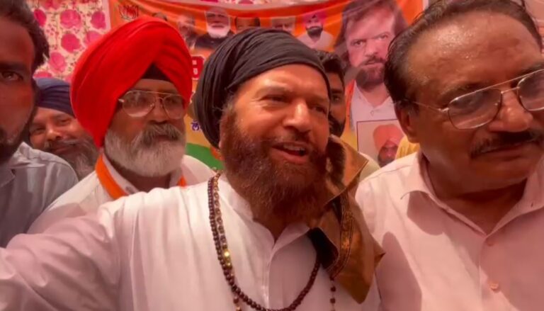 “ਮੇਰੇ ਯਾਰ ਨੂੰ ਮੰਦਾ ਨਾ ਬੋਲੀ, ਮੇਰੀ ਭਾਵੇ ਜਿੰਦ ਕੱਡ ਲੈ”: ਹੰਸ ਰਾਜ ਹੰਸ