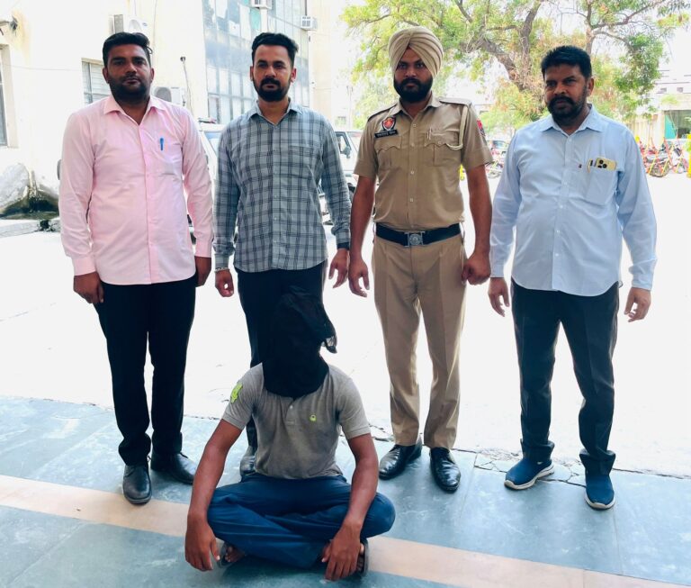 ਸੋਨੂੰ ਛਾਬੜਾ ਚੋਰੀ ਦੇ ਇੱਕ ਦਰਜ਼ਨ ਮੋਟਰਸਾਈਕਲਾਂ ਸਹਿਤ ਕਾਬੁੂ