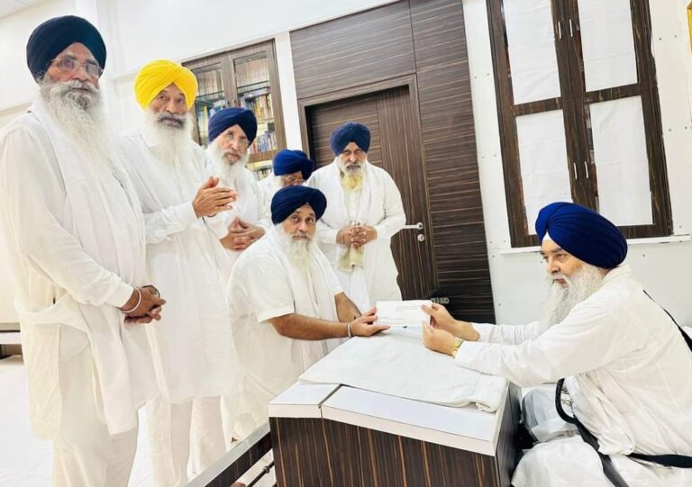 ਸੁਖਬੀਰ ਬਾਦਲ ਸ੍ਰੀ ਅਕਾਲ ਤਖਤ ਸਾਹਿਬ ‘ਤੇ ਹੋਏ ਪੇਸ਼, ਦਿੱਤਾ ਸਪੱਸ਼ਟੀਕਰਨ