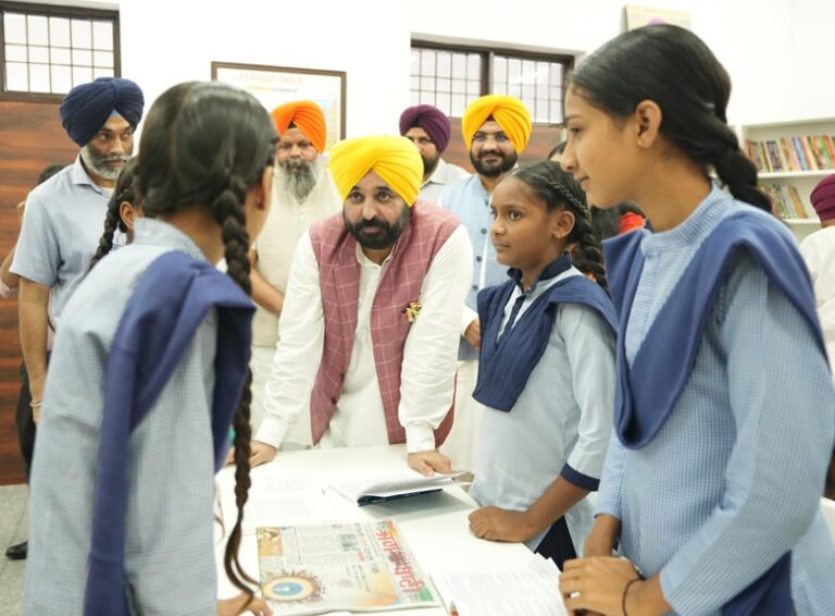 ਮੁੱਖ ਮੰਤਰੀ ਵੱਲੋਂ 14 ਅਤਿ-ਆਧੁਨਿਕ ਜਨਤਕ ਪੇਂਡੂ ਲਾਇਬ੍ਰੇਰੀਆਂ ਲੋਕਾਂ ਨੂੰ ਸਮਰਪਿਤ