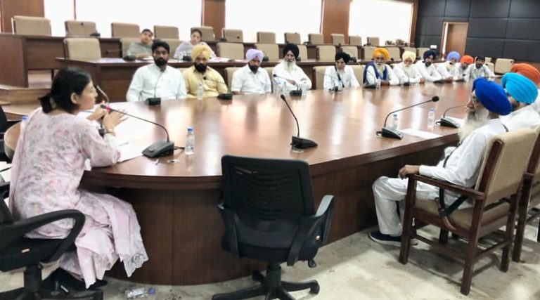 ਨੰਬਰਦਾਰਾਂ ਦੀਆਂ ਮੰਗਾਂ ਨੂੰ ਪਹਿਲ ਦੇ ਆਧਾਰ ਤੇ ਕੀਤਾ ਜਾਵੇਗਾ ਹੱਲ : ਵਧੀਕ ਡਿਪਟੀ ਕਮਿਸ਼ਨਰ