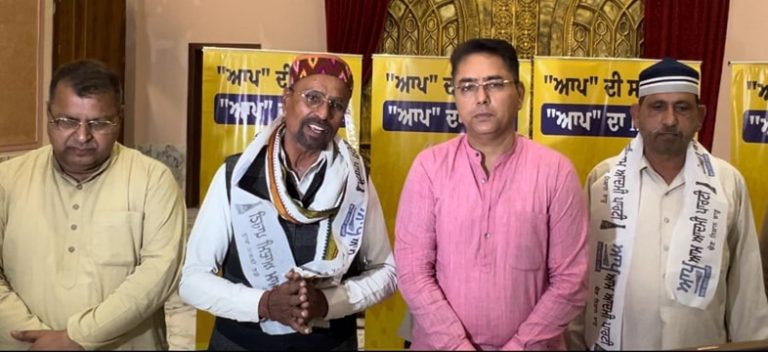 ਮੁਸਲਿਮ ਭਾਈਚਾਰੇ ਨੇ ਵੀ ’ਆਪ’ ਉਮੀਦਵਾਰ ਡਿੰਪੀ ਢਿੱਲੋਂ ਦਾ ਕੀਤਾ ਸਮਰਥਨ