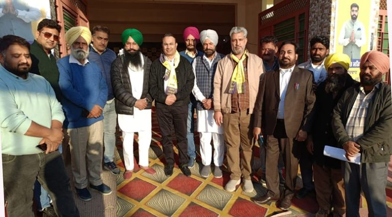 Bathinda News: ਵਾਰਡ ਨੰਬਰ 48 ਦੀ ਉਪ ਚੋਣ ਲਈ ਆਪ ਉਮੀਦਵਾਰ ਪਦਮਜੀਤ ਮਹਿਤਾ ਦੀ ਚੋਣ ਮੁਹਿੰਮ ਨੂੰ ਹਰ ਵਰਗ ਦਾ ਮਿਲ ਰਿਹਾ ਸਮਰਥਨ..!