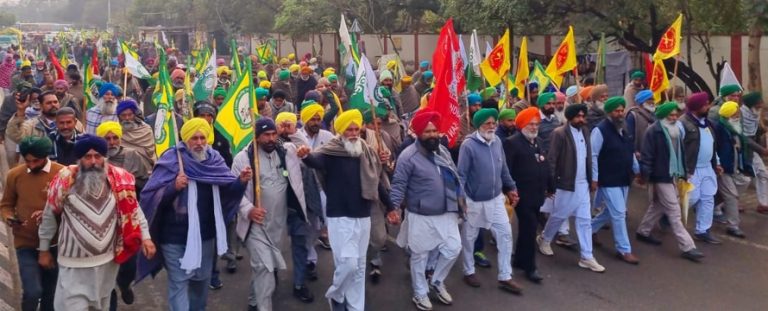 ਸੰਯੁਕਤ ਮੋਰਚੇ ਦੇ ਝੰਡੇ ਹੇਠ ਇਕੱਠੇ ਹੋ ਕੇ ਕਿਸਾਨ ਜਥੇਬੰਦੀਆਂ ਨੇ ਐਮਐਸਪੀ ਸਹਿਤ ਹੋਰਨਾਂ ਮੰਗਾਂ ਲਈ ਦਿੱਤਾ ਮੰਗ ਪੱਤਰ