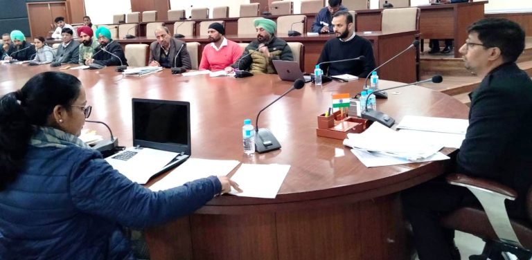 ਨੌਜਵਾਨਾਂ ਨੂੰ ਸ਼ਕਿੱਲ ਟ੍ਰੇਨਿੰਗ ਰਾਹੀਂ ਸਵੈ-ਰੋਜ਼ਗਾਰ ਦੇ ਬਣਾਇਆ ਜਾਵੇ ਯੋਗ : ਡਿਪਟੀ ਕਮਿਸ਼ਨਰ