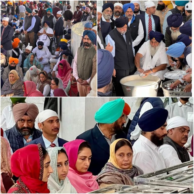ਪੂਰੇ ਪ੍ਰਵਾਰ ਸਹਿਤ ਸੇਵਾ ਲਈ ਪੁੱਜੇ ਹੋਏ ਸਨ ਸੁਖਬੀਰ ਸਿੰਘ ਬਾਦਲ