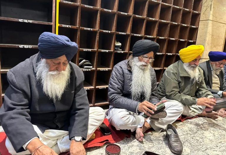 ਅਕਾਲੀ ਲੀਡਰਸ਼ਿਪ ਤੋਂ ਬਾਅਦ ਹੁਣ ਸ੍ਰੌਮਣੀ ਕਮੇਟੀ ਪ੍ਰਧਾਨ ਧਾਮੀ ਨੇ ਵੀ ਭੁਗਤੀ ਧਾਰਮਿਕ ਸਜ਼ਾ