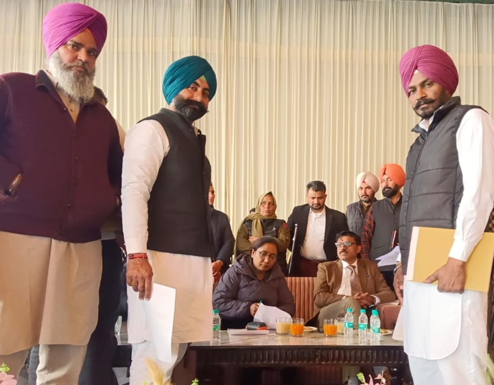 ਕੈਬਨਿਟ ਮੰਤਰੀ ਅਤੇ ਡਿਪਟੀ ਕਮਿਸ਼ਨਰ ਨੇ ਮਲੋਟ ਵਿਧਾਨ ਸਭਾ ਹਲਕੇ ਦੇ ਲੋਕਾਂ ਦੀਆਂ ਸੁਣੀਆਂ ਸਮੱਸਿਆਵਾਂ