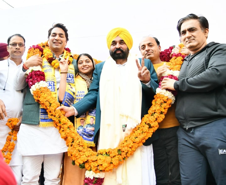 ਸੀਐਮ ਮਾਨ ਨੇ ਦਿੱਲੀ ਦੇ ਕਸਤੂਰਬਾ ਨਗਰ ਵਿੱਚ ਰੋਡ ਸ਼ੋਅ ਦੀ ਕੀਤੀ ਅਗਵਾਈ, ਮਹਿਰੌਲੀ ਅਤੇ ਛਤਰਪੁਰ ਵਿੱਚ ਕੀਤੀ ਰੈਲੀਆਂ