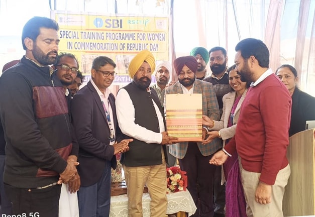 ਪੇਂਡੂ ਸਵੈ ਰੁਜ਼ਗਾਰ ਸੰਸਥਾ ਵਲੋਂ ਪਹਿਲ ਪ੍ਰੋਜੈਕਟ ਤਹਿਤ ਸਿਖਲਾਈ ਸ਼ੁਰੂ