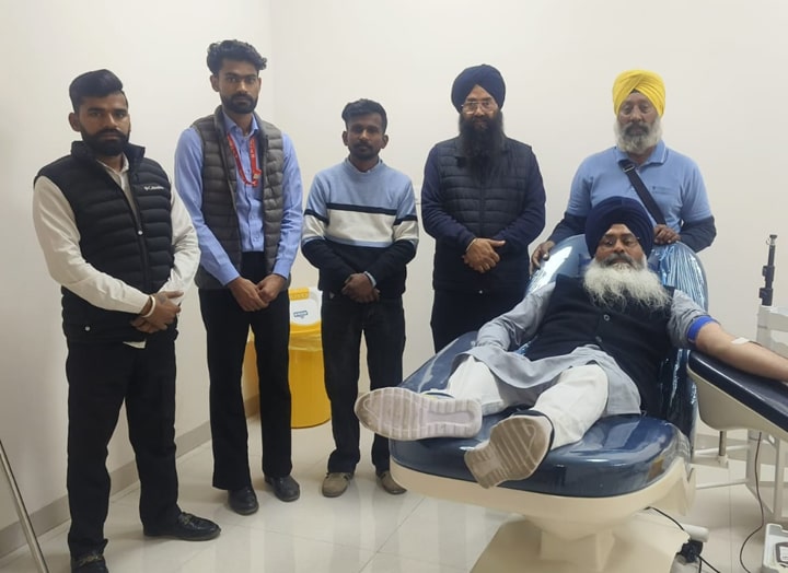 ਸ਼ਹੀਦ ਜਰਨੈਲ ਸਿੰਘ ਵੈਲਫੇਅਰ ਸੁਸਾਇਟੀ ਵੱਲੋਂ 6 ਯੂਨਿਟਾਂ ਐਮਰਜੈਸੀ ਖੂਨਦਾਨ ਕੀਤਾ ਗਿਆ।