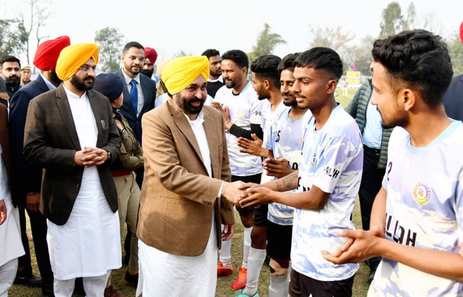 ਮੁੱਖ ਮੰਤਰੀ ਵੱਲੋਂ ਨੌਜਵਾਨਾਂ ਨੂੰ ਅਪੀਲ; ਅਮਰੀਕਾ ਤੋਂ ਵਾਪਸੀ ਅੱਖਾਂ ਖੋਲ੍ਹਣ ਵਾਲੀ, ਗੈਰ-ਕਾਨੂੰਨੀ ਢੰਗ ਨਾਲ ਵਿਦੇਸ਼ ਨਾ ਜਾਓ
