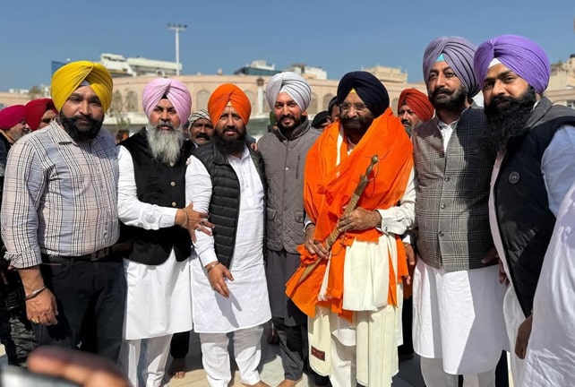 ਦਿੱਲੀ ਸਰਕਾਰ ਦੇ ਕੈਬਨਿਟ ਮੰਤਰੀ ਮਨਜਿੰਦਰ ਸਿੰਘ ਸਿਰਸਾ ਦਰਬਾਰ ਸਾਹਿਬ ਵਿਖੇ ਹੋਏ ਨਤਮਸਤਕ