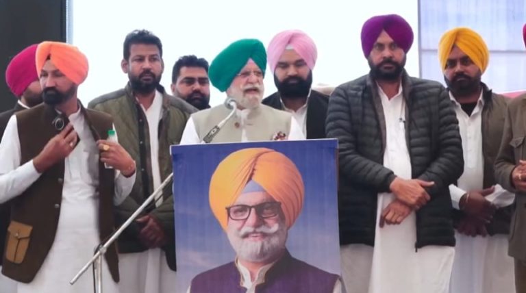 ਸਾਬਕਾ ਕੈਬਨਿਟ ਮੰਤਰੀ ਰਾਣਾ ਗੁਰਜੀਤ ਸਿੰਘ ਨੇ ਨਰਮਾ ਪੱਟੀ ਦੇ ਕਿਸਾਨਾਂ ਦੀ ਬਾਂਹ ਫ਼ੜਣ ਦਾ ਕੀਤਾ ਐਲਾਨ