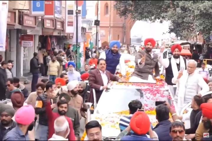 ਇੰਚਰਾਜ਼ ਲੱਗਣ ਤੋਂ ਬਾਅਦ ਪਹਿਲੀ ਵਾਰ ਪੰਜਾਬ ਪੁੱਜੇ ਭੁਪੇਸ਼ ਬਘੇਲ ਦਾ ਕਾਂਗਰਸੀਆਂ ਵੱਲੋਂ ਭਰਵਾਂ ਸਵਾਗਤ