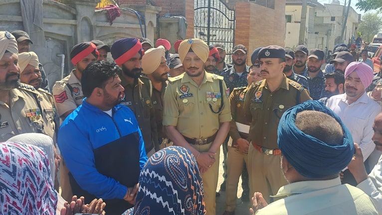ਯੁੱਧ ਨਸ਼ਿਆਂ ਵਿਰੁੱਧ: ਸੰਗਰੂਰ ਵਿੱਚ ਨਸ਼ਾ ਤਸਕਰਾਂ ਦੁਆਰਾ ਬਣਾਈਆਂ 2 ਨਜਾਇਜ਼ ਉਸਾਰੀਆਂ ਬੁਲਡੋਜ਼ਰ ਨਾਲ ਢਾਹੀਆਂ