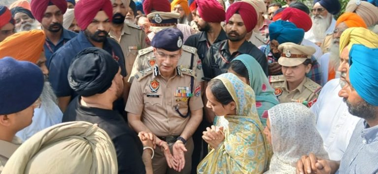 ਡੀਜੀਪੀ ਗੌਰਵ ਯਾਦਵ ਨੇ ਸ਼ਹੀਦ ਐਸਆਈ ਚਰਨਜੀਤ ਸਿੰਘ ਦੇ ਅੰਤਿਮ ਸੰਸਕਾਰ ਮੌਕੇ ਸ਼ਰਧਾਂਜਲੀ ਕੀਤੀ ਭੇਟ