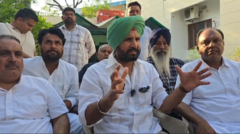 ਮਾਮਲਾ ਬਾਜਵਾ ਵੱਲੋਂ 50 ਗ੍ਰਨੇਡ ਵਾਲਾ ਦਾਅਵਾ ਕਰਨ ਦਾ; Partap Bajwa ਦੀ ਹਿਮਾਇਤ ’ਚ ਉਤਰੇ Raja Warring