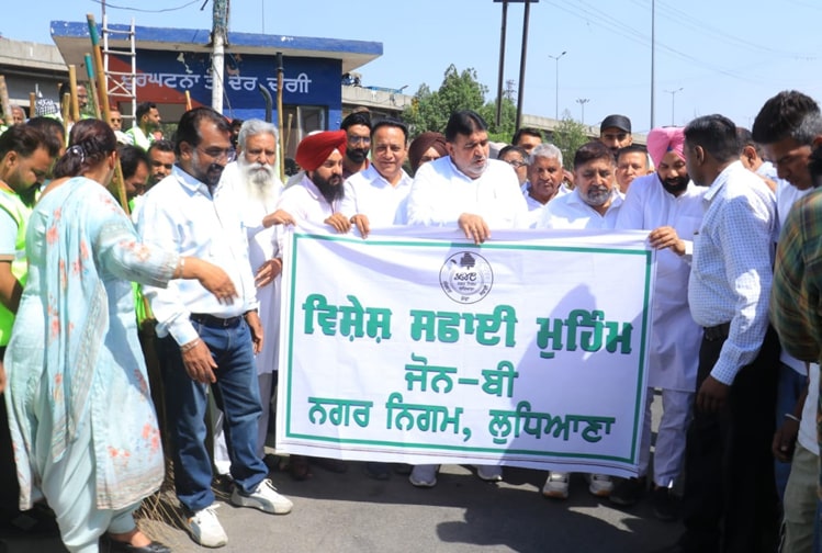 ਲੁਧਿਆਣਾ ਵਿੱਚ ‘ਆਪ’ ਵਿਧਾਇਕਾਂ ਦੀ ਪਹਿਲ,ਸ਼ਹਿਰ ਨੂੰ ਸਾਫ਼ ਅਤੇ ਸੁੰਦਰ ਬਣਾਉਣ ਲਈ ਸ਼ੁਰੂ ਕੀਤਾ ਸਫਾਈ ਅਭਿਆਨ