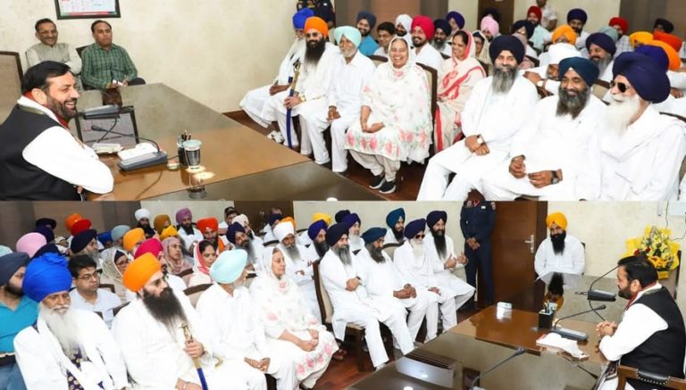 ਮੁੱਖ ਮੰਤਰੀ ਨਾਇਬ ਸਿੰਘ ਸੈਣੀ ਨੂੰ ਮਿਲੇ ਹਰਿਆਣਾ ਸਿੱਖ ਗੁਰੂਦੁਆਰਾ ਪ੍ਰਬੰਧਨ ਕਮੇਟੀ ਦੇ ਨਵੇਂ ਚੁਣੇ ਮੈਂਬਰ