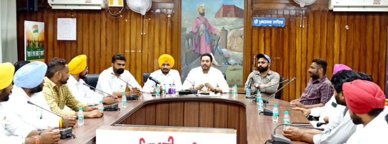 ਪੰਜਾਬ ਸਰਕਾਰ ਦੇ ਮੋਢੇ ਨਾਲ ਮੋਢਾ ਜੋੜ ਕੇ ‘ਨਸ਼ਾ ਮੁਕਤੀ ਯਾਤਰਾ’ ਨੂੰ ਲੋਕ ਲਹਿਰ ਬਣਾਇਆ ਜਾ ਰਿਹੈ: ਚੁਸ਼ਪਿੰਦਰਵੀਰ ਸਿੰਘ ਚਹਿਲ