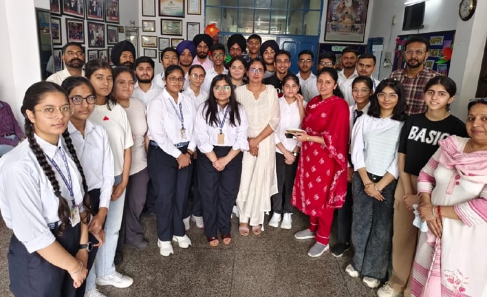 ਗੁਰੂ ਨਾਨਕ ਦੇਵ ਪਬਨਿਕ ਸਕੂਲ ਕਮਲਾ ਨਹਿਰੂ ਦੇ ਬਾਰਵੀਂ ਜਮਾਤ ਦਾ ਨਤੀਜਾ ਰਿਹਾ ਸ਼ਾਨਦਾਰ