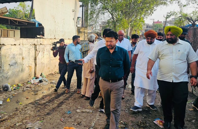 ਮਾਨ ਸਰਕਾਰ ਐਕਸ਼ਨ ਵਿੱਚ: ਮੰਤਰੀ ਰਵਜੋਤ ਸਿੰਘ ਨੇ ਲਾਪਰਵਾਹੀ ‘ਤੇ ਸ਼ਿਕੰਜਾ ਕੱਸਿਆ, ਡੇਰਾਬੱਸੀ ਵਿੱਚ ਤੇਜ਼ੀ ਨਾਲ ਸਫਾਈ ਦੇ ਦਿੱਤੇ ਆਦੇਸ਼