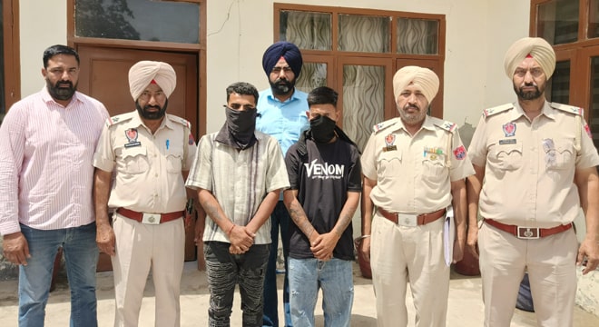 ਸ੍ਰੀ ਮੁਕਤਸਰ ਸਾਹਿਬ ਪੁਲਿਸ ਵੱਲੋਂ 2 ਨਸ਼ਾ ਤਸਕਰਾਂ ਨੂੰ ਕਾਬੂ ਕਰਕੇ 262 ਗ੍ਰਾਮ ਹੈਰੋਇਨ ਕੀਤੀ ਬਰਾਮਦ