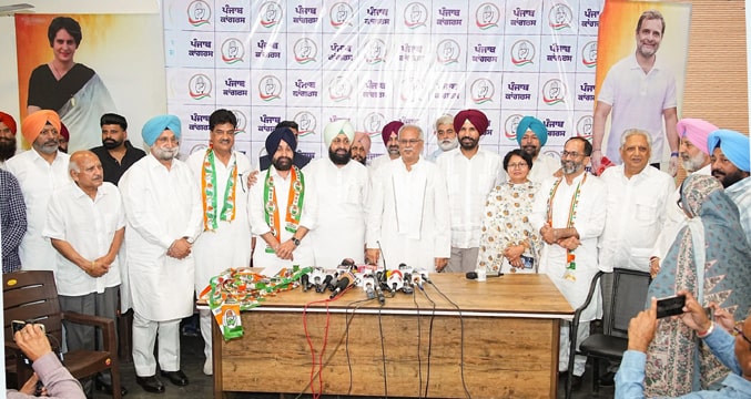 ਲੁਧਿਆਣਾ ਉਪ ਚੋਣ ਤੋਂ ਪਹਿਲਾਂ ਅਕਾਲੀ ਦਲ ਨੂੰ ਵੱਡਾ ਝਟਕਾ; ਪ੍ਰਮੁੱਖ ਅਕਾਲੀ ਆਗੂ ਕਾਂਗਰਸ ਵਿੱਚ ਸ਼ਾਮਲ