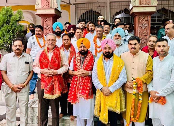 ਕਾਲੀ ਦੇਵੀ ਮੰਦਰ ਦੇ ਸਰੋਵਰ ‘ਚ ਦੋ ਮਹੀਨਿਆਂ ਦੇ ਅੰਦਰ ਪੁੱਜੇਗਾ ਤਾਜਾ ਜਲ-ਮੁੰਡੀਆਂ, ਡਾ. ਬਲਬੀਰ ਸਿੰਘ ਤੇ ਕੋਹਲੀ