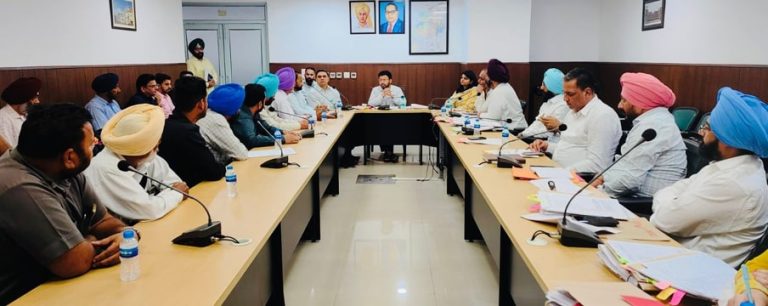 ਪੰਜਾਬ ਸਰਕਾਰ ਸ਼ਹਿਰੀ ਨਿਵਾਸੀਆਂ ਨੂੰ ਵਿਸ਼ਵ ਪੱਧਰੀ ਨਾਗਰਿਕ ਸਹੂਲਤਾਂ ਪ੍ਰਦਾਨ ਕਰਨ ਲਈ ਦ੍ਰਿੜ ਸੰਕਲਪ: ਡਾ. ਰਵਜੋਤ ਸਿੰਘ
