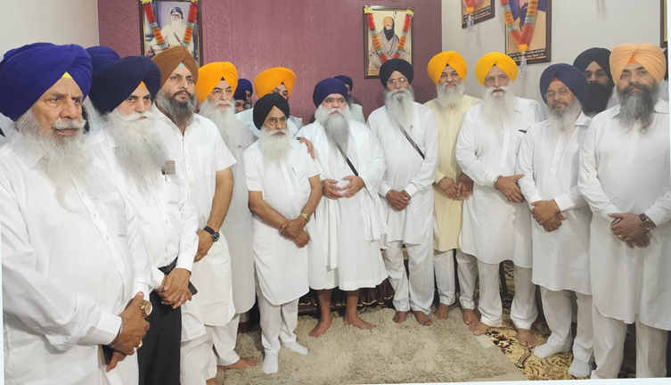 ਮਨਾਉਣ ਗਏ ਐਡਵੋਕੇਟ ਧਾਮੀ ਅੱਗੇ ਹਰਨਾਮ ਸਿੰਘ ਧੂੰਮਾ ਨੇ ਸਰਬ ਪ੍ਰਵਾਨਤ ਜਥੇਦਾਰ ਦੀ ਮੰਗ ਰੱਖੀ