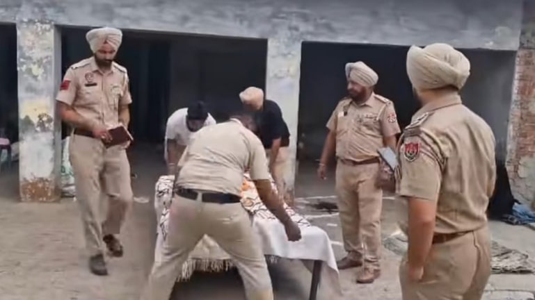 ਪਿਊ ਨੇ ਧੀ ਤੇ ਉਸਦੇ ਆਸ਼ਕ ਦਾ ਤੇਜਧਾਰ ਹਥਿਆਰਾਂ ਨਾਲ ਕੀਤਾ ਕ+ਤਲ