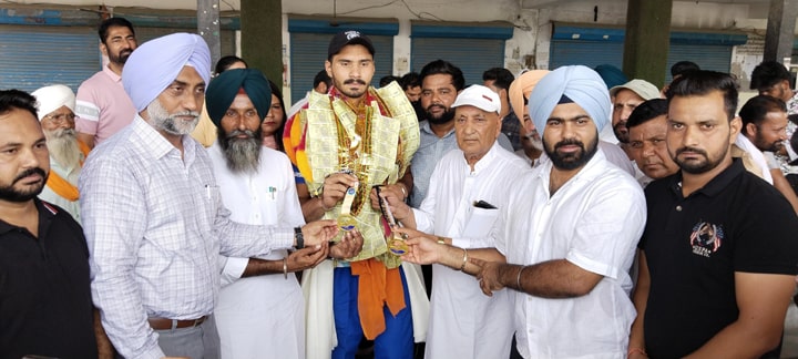 ਖਿਡਾਰੀ ਗੁਰਸੇਵਕ ਸਿੰਘ ਦਾ ਫਿਰੋਜ਼ਪੁਰ ਪਹੁੰਚਣ ਤੇ ਕੀਤਾ ਗਿਆ ਸਵਾਗਤ