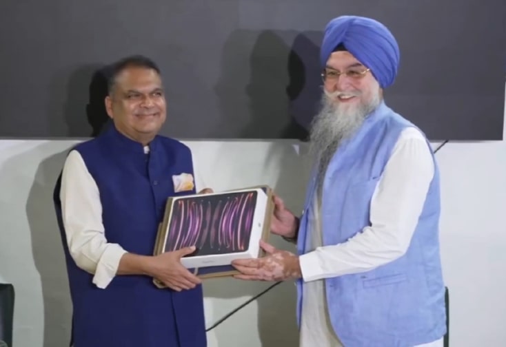 AAP ਦੇ ਨਵੇਂ ਚੁਣੇ ਗਏ MLA Sanjeev Arora ਨੇ ਚੁੱਕੀ ਸਹੁੰ , CM Mann ਸਹਿਤ ਪਾਰਟੀ ਆਗੂਆਂ ਨੇ ਦਿੱਤੀ ਵਧਾਈ