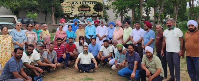 ਸੀਨੀਅਰ ਸਿਟੀਜਨ ਕੌਂਸਲ ਨੇ ਵਾਤਾਵਰਨ ਦੀ ਸ਼ੁੱਧਤਾ ਲਈ ਲਗਾਏ ਰੁੱਖ, ਬੰਨਿਆ ਸੱਭਿਆਚਾਰਕ ਰੰਗ