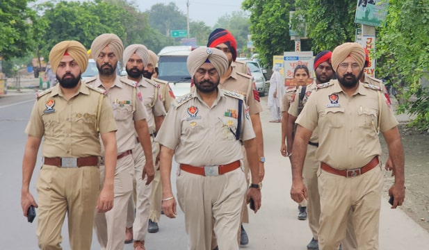 ਮੁਕਤਸਰ ਪੁਲਿਸ ਨੇ ਕਾਨੂੰਨ-ਵਿਵਸਥਾ ਨੂੰ ਯਕੀਨੀ ਬਣਾਉਣ ਲਈ ਕੱਢਿਆ ਫਲੈਗ ਮਾਰਚ