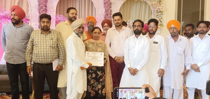 ਕੈਬਨਿਟ ਮੰਤਰੀ ਡਾ. ਬਲਜੀਤ ਕੌਰ ਨੇ SC ਭਾਈਚਾਰੇ ਨਾਲ ਸਬੰਧਤ 500 ਪਰਿਵਾਰਾਂ ਨੂੰ ਵੰਡੇ 8.72 ਕਰੋੜ ਰੁਪਏ ਦੀ ਕਰਜ਼ਾ ਮੁਆਫ਼ੀ ਦੇ ਸਰਟੀਫਿਕੇਟ
