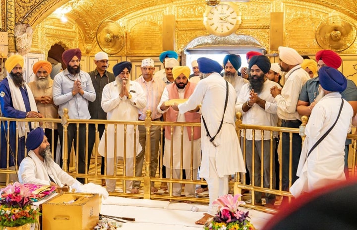ਸ੍ਰੀ ਹਰਿਮੰਦਰ ਸਾਹਿਬ ਬਾਰੇ ਧਮਕੀ ਭਰੇ ਈ-ਮੇਲ ਭੇਜਣ ਵਾਲਿਆਂ ਨੂੰ ਮਿਸਾਲੀ ਸਜ਼ਾ ਮਿਲੇਗੀ-ਮੁੱਖ ਮੰਤਰੀ ਵੱਲੋਂ ਸੰਕਲਪ