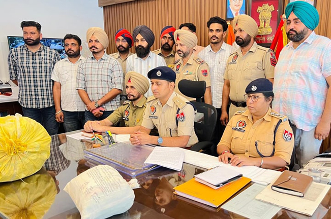 Mansa Police ਦੇ CIA Staff ਵੱਲੋ 270 ਗ੍ਰਾਮ ਹੈਰੋਇਨ 2550 ਨਸ਼ੀਲੀਆਂ ਗੋਲੀਆਂ ਸਹਿਤ 6 ਕਾਬੂ, ਦੋ ਕਾਰਾਂ ਵੀ ਬ੍ਰਾਮਦ