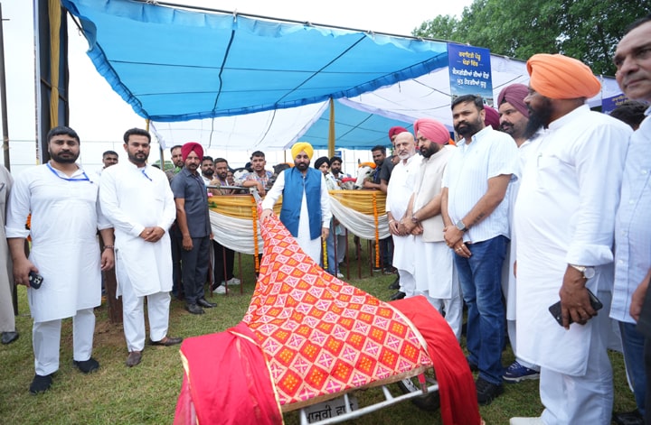 ਪੰਜਾਬ ਵਿੱਚ ਬਲਦਾਂ ਦੀਆਂ ਦੌੜਾਂ ਸ਼ੁਰੂ ਕਰਨ ਲਈ ਕਾਨੂੰਨ ਪਾਸ ਕਰਨ ’ਤੇ ਮੁੱਖ ਮੰਤਰੀ ਮਾਨ ਦਾ ਸਨਮਾਨ