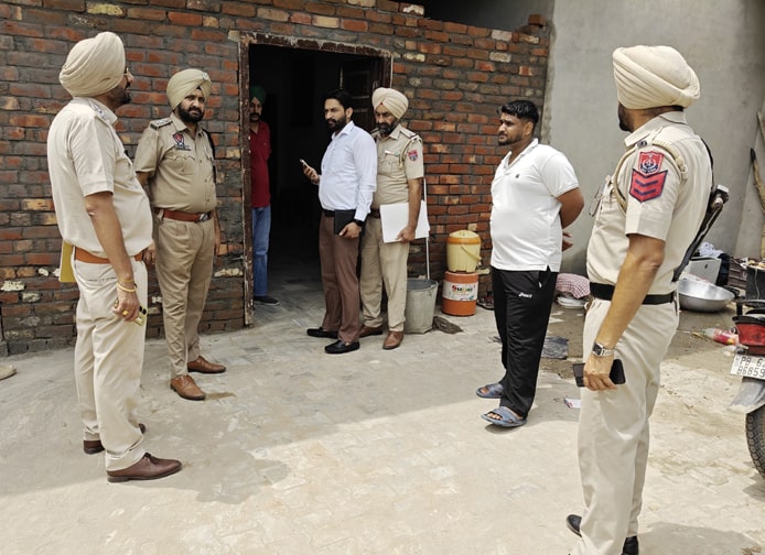 Bathinda ‘ਚ ਇੱਕ ਹੋਰ ਨਜਾਇਜ਼ ਨਸ਼ਾ ਛੁਡਾਊ ਕੇਂਦਰ ‘ਤੇ ਛਾਪਾ, 29 ਨੌਜਵਾਨਾਂ ਨੂੰ ਛੁਡਾਇਆ, 2 ਗ੍ਰਿਫਤਾਰ